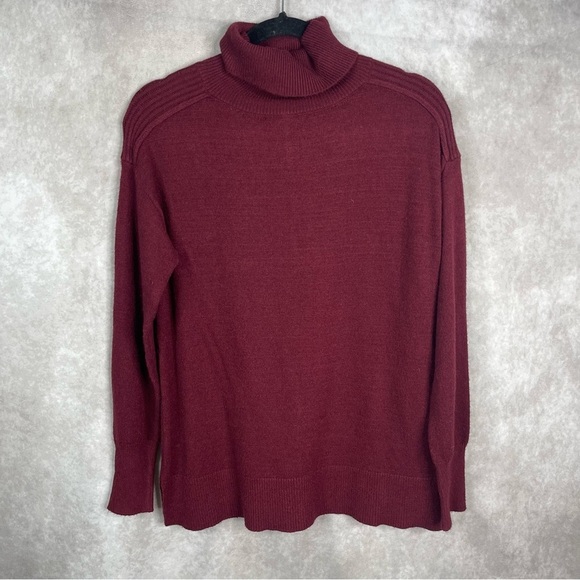 Evereve Carlie Turtleneck Pullover Knit Sweat In Bordeaux Red Size XS - Picture 1 of 5